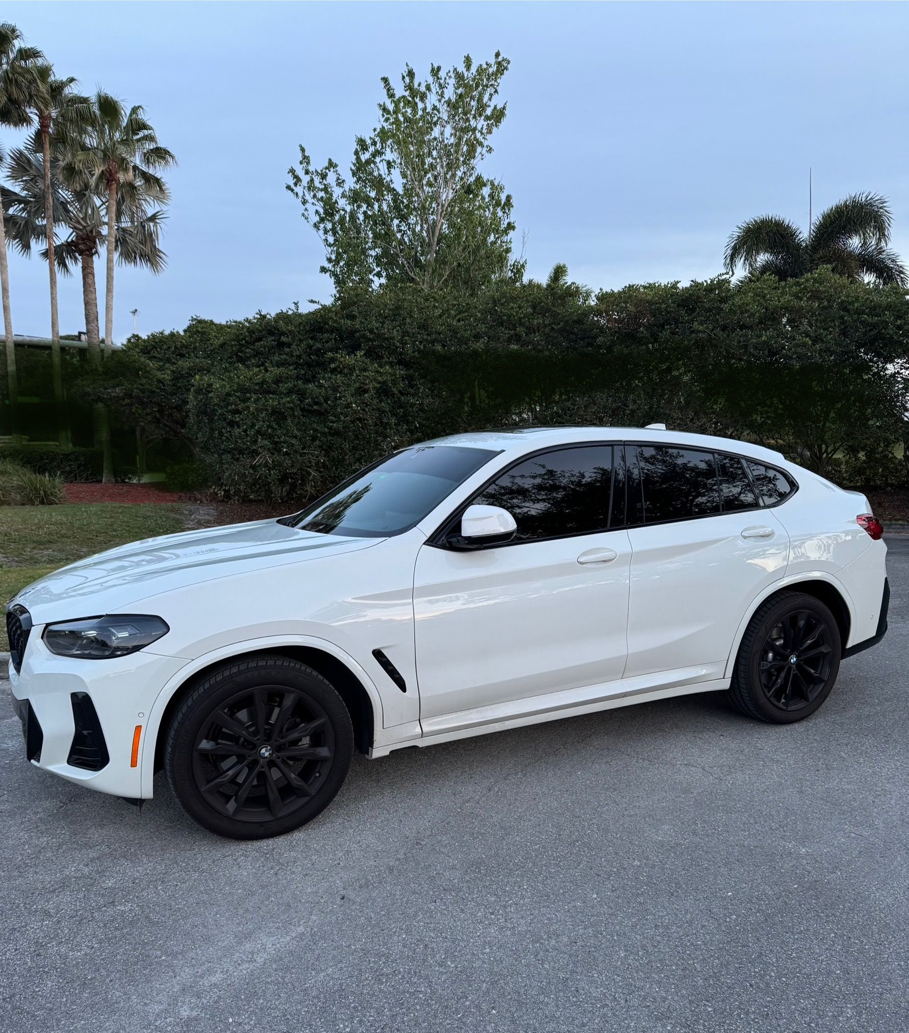 Used 2023 BMW X4 xDrive30i w/ M Sport Package AWD/4WD image 9