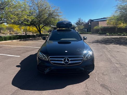 Used 2017 Mercedes-Benz E 400 E 400 4MATIC Wagon 4D image 10