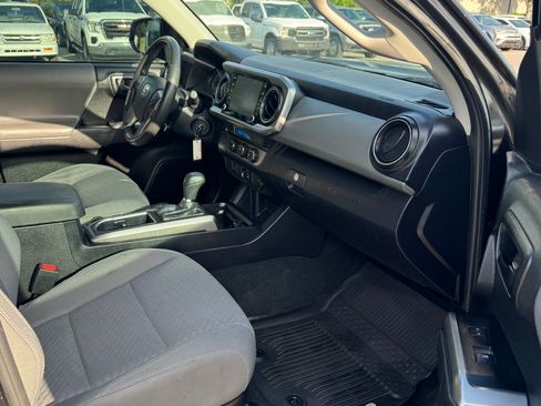 Used 2021 Toyota Tacoma SR5 RWD image 6