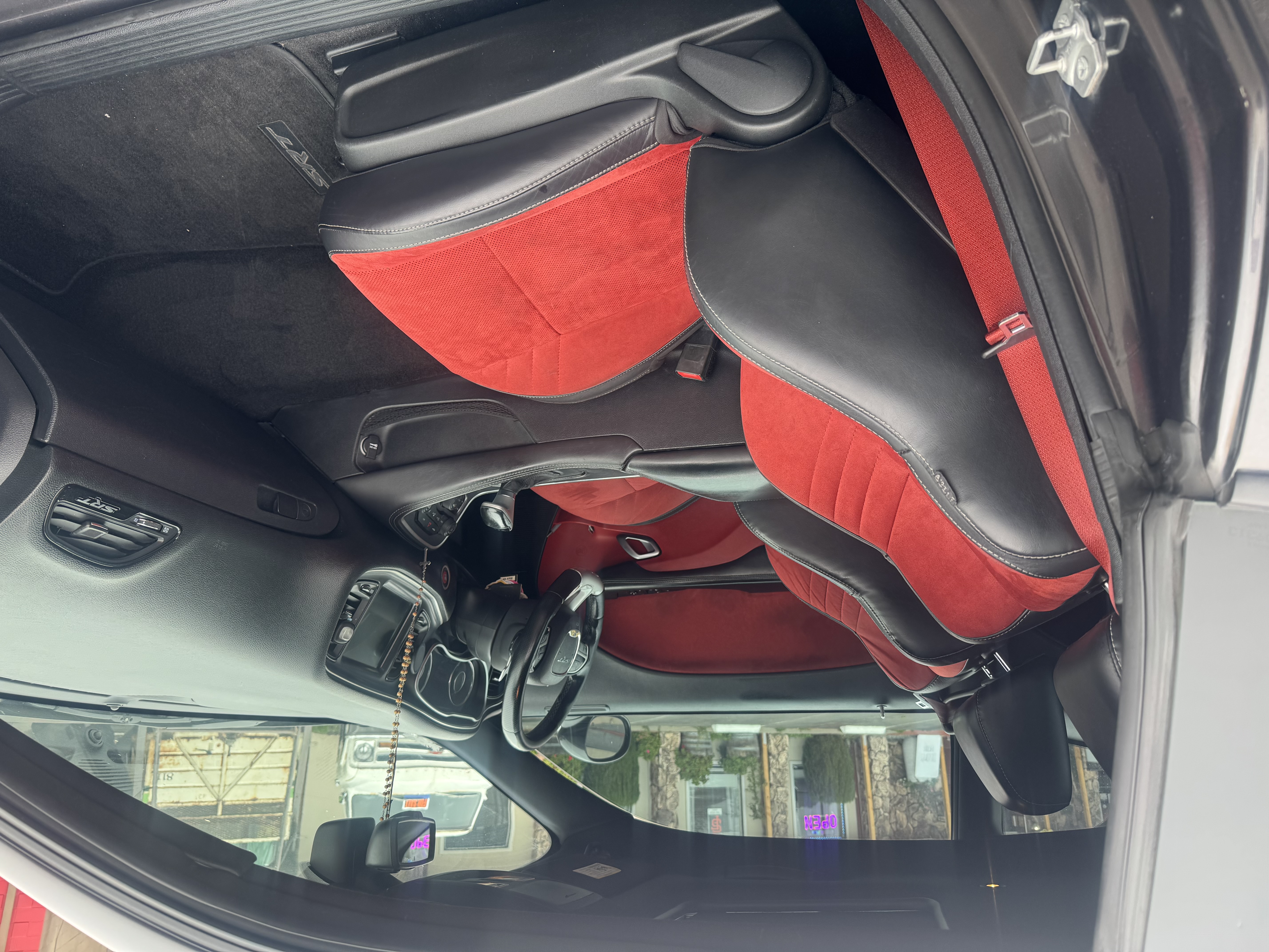 Used 2015 Dodge Challenger SRT w/ Technology Group RWD image 9