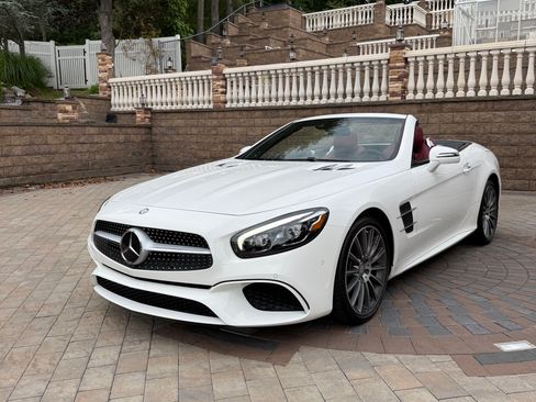 Used 2017 Mercedes-Benz SL 550 image 1