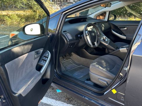 Used 2015 Toyota Prius Four image 13