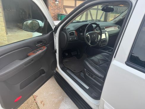 Used 2007 GMC Yukon SLT w/ SLT Preferred Equipment Group image 10