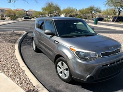 Used 2016 Kia Soul w/ Convenience Package image 2