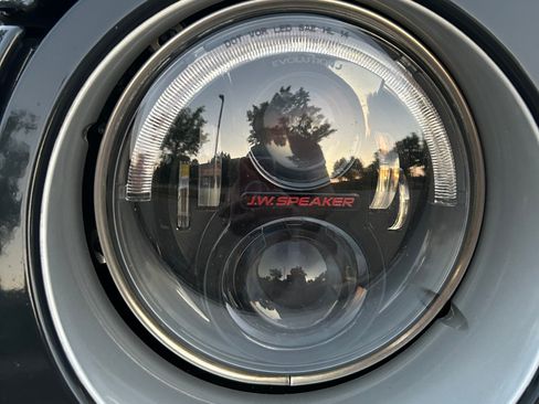 Used 2016 Jeep Wrangler Unlimited Sahara w/ Connectivity Group AWD/4WD image 2