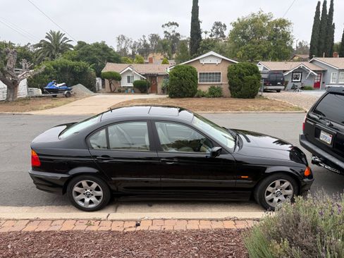 Used 1999 BMW 323i Sedan RWD image 9