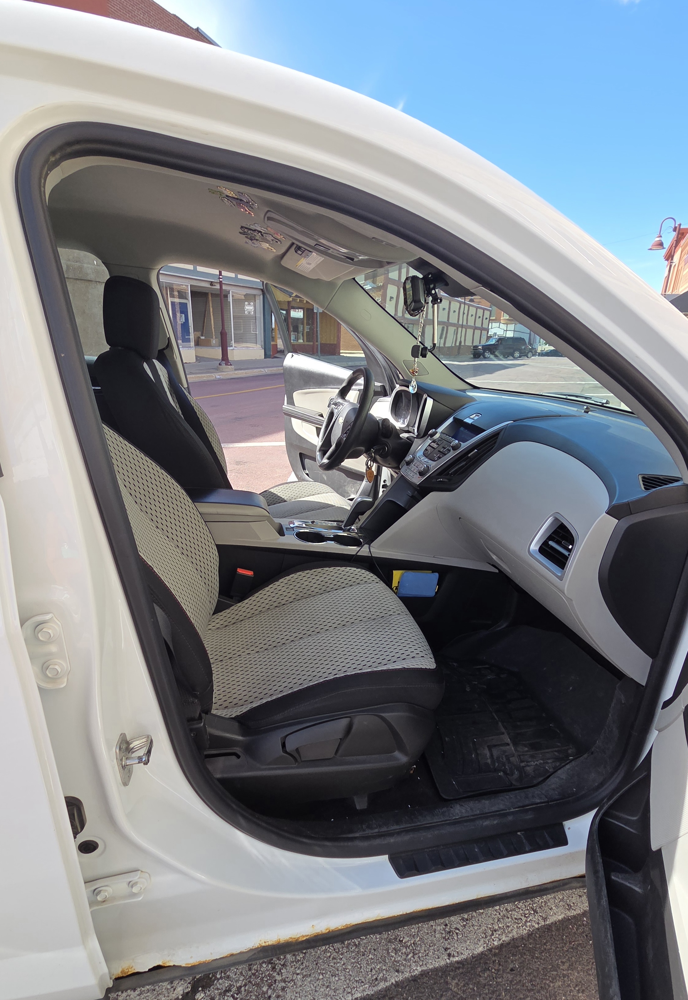 Used 2014 Chevrolet Equinox LS AWD/4WD image 9