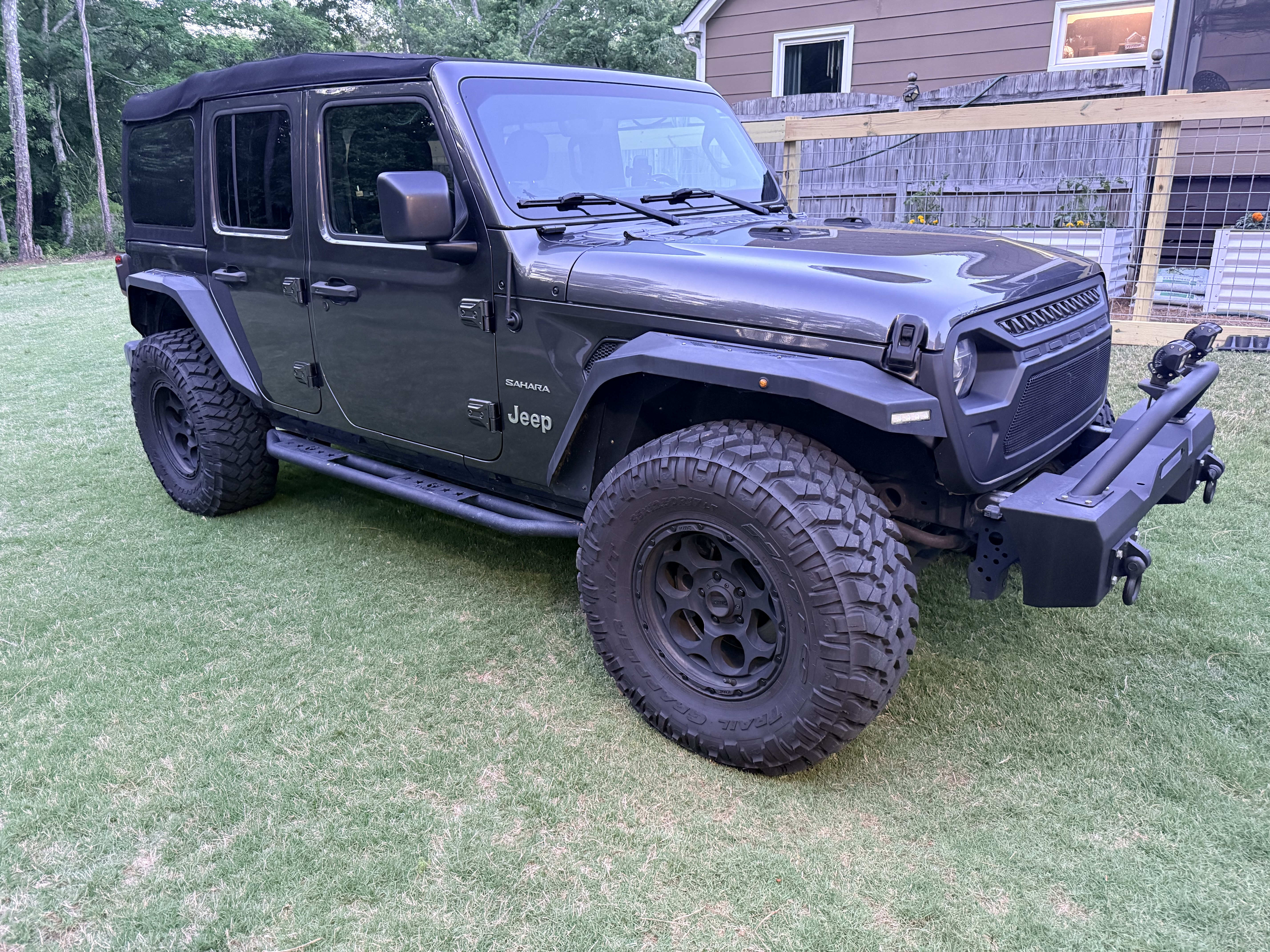 Used 2020 Jeep Wrangler Unlimited Sahara AWD/4WD image 2