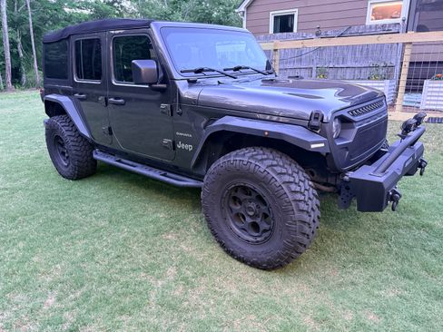 Used 2020 Jeep Wrangler Unlimited Sahara AWD/4WD image 2