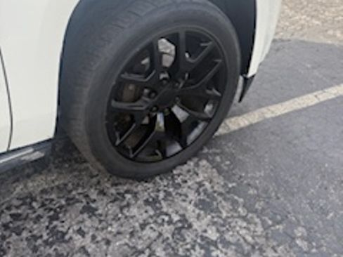 Used 2015 GMC Yukon Denali w/ Touring Package image 5