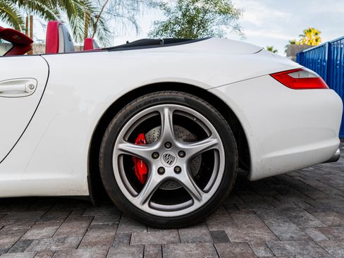 Used 2006 Porsche 911 Carrera S image 4