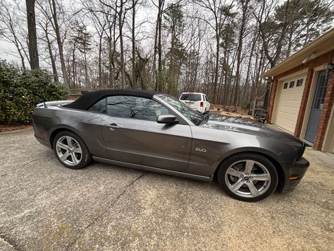 Used 2014 Ford Mustang GT Premium image 10