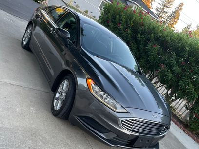 Used 2017 Ford Fusion SE w/ Fusion SE Technology Package
