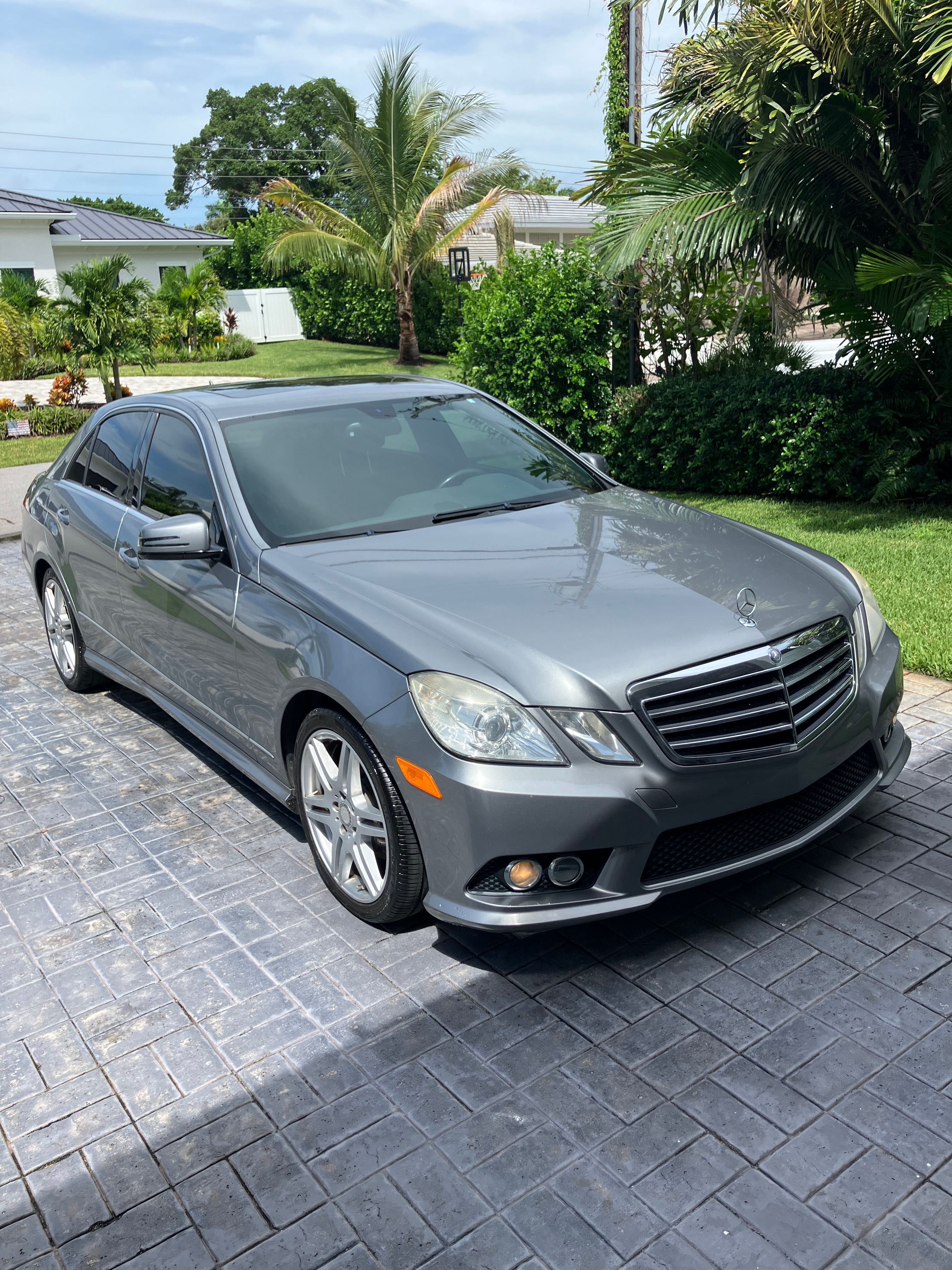 Used 2010 Mercedes-Benz E 350 Sedan image 1