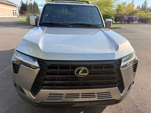 Used 2024 Lexus GX 550 w/ Accessory Package (Z1) AWD/4WD image 11