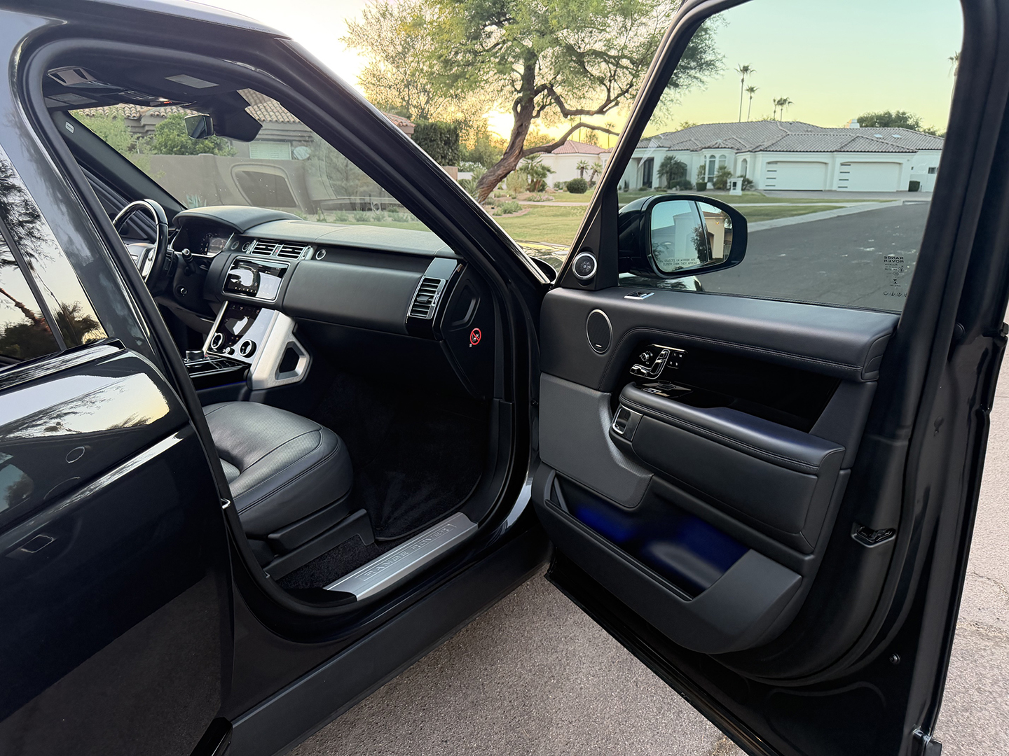 Used 2018 Land Rover Range Rover Supercharged AWD/4WD image 17