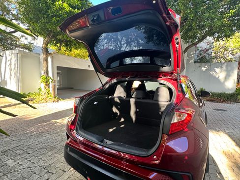 Used 2018 Toyota C-HR XLE image 17