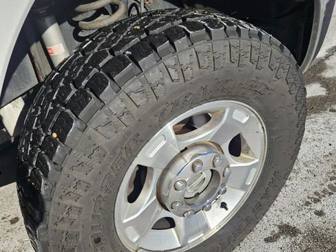 Used 2011 Ford F350 XLT w/ XLT Premium Pkg image 9