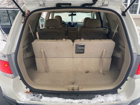 Used 2012 Toyota Highlander 4WD image 8