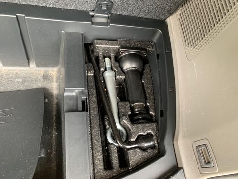 Used 2014 Honda Pilot LX image 11