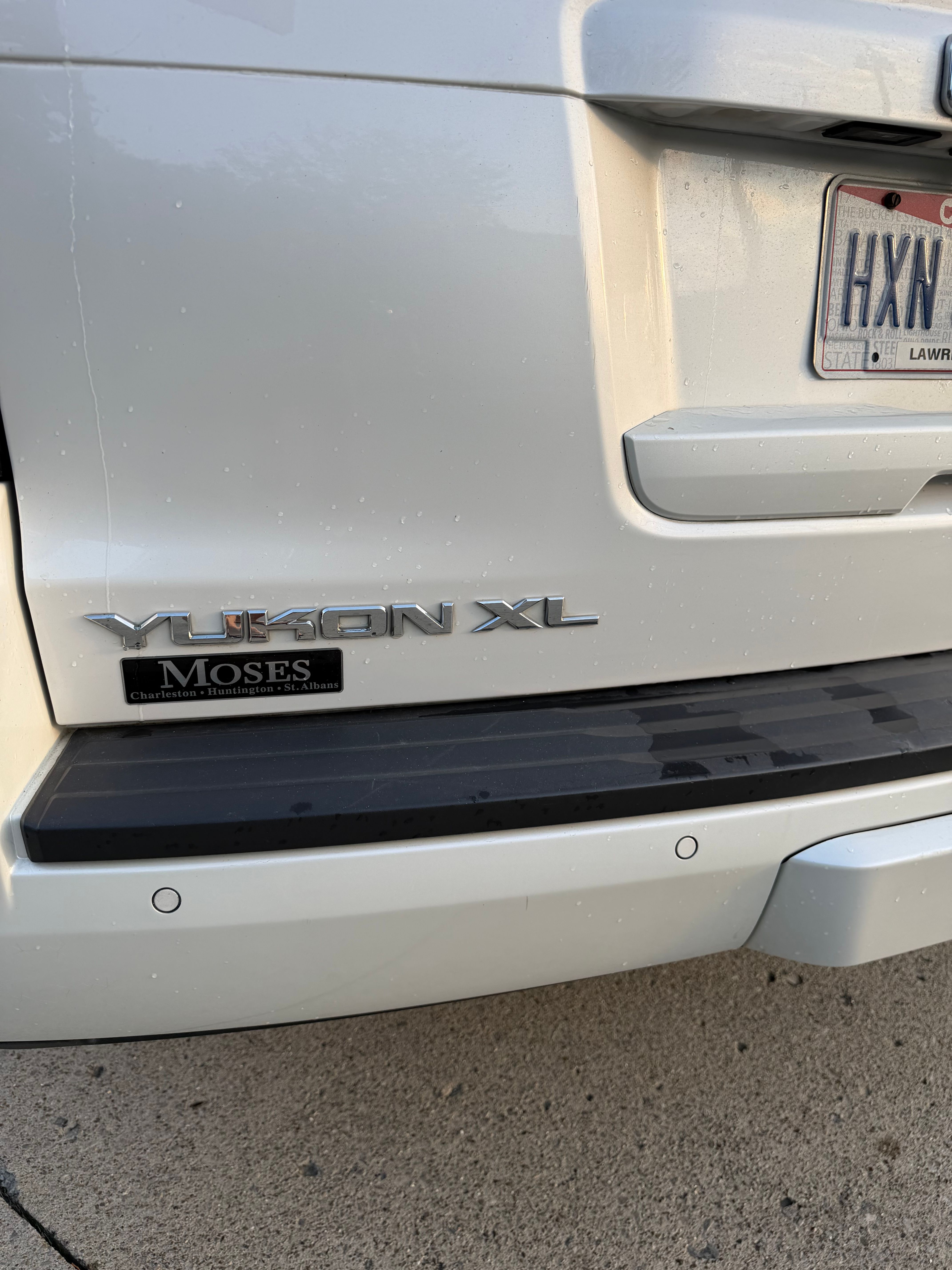 Used 2017 GMC Yukon XL SLT w/ Premium Edition AWD/4WD image 5