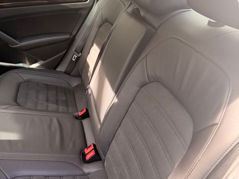 Used 2014 Volkswagen Passat 1.8T SEL Premium image 11