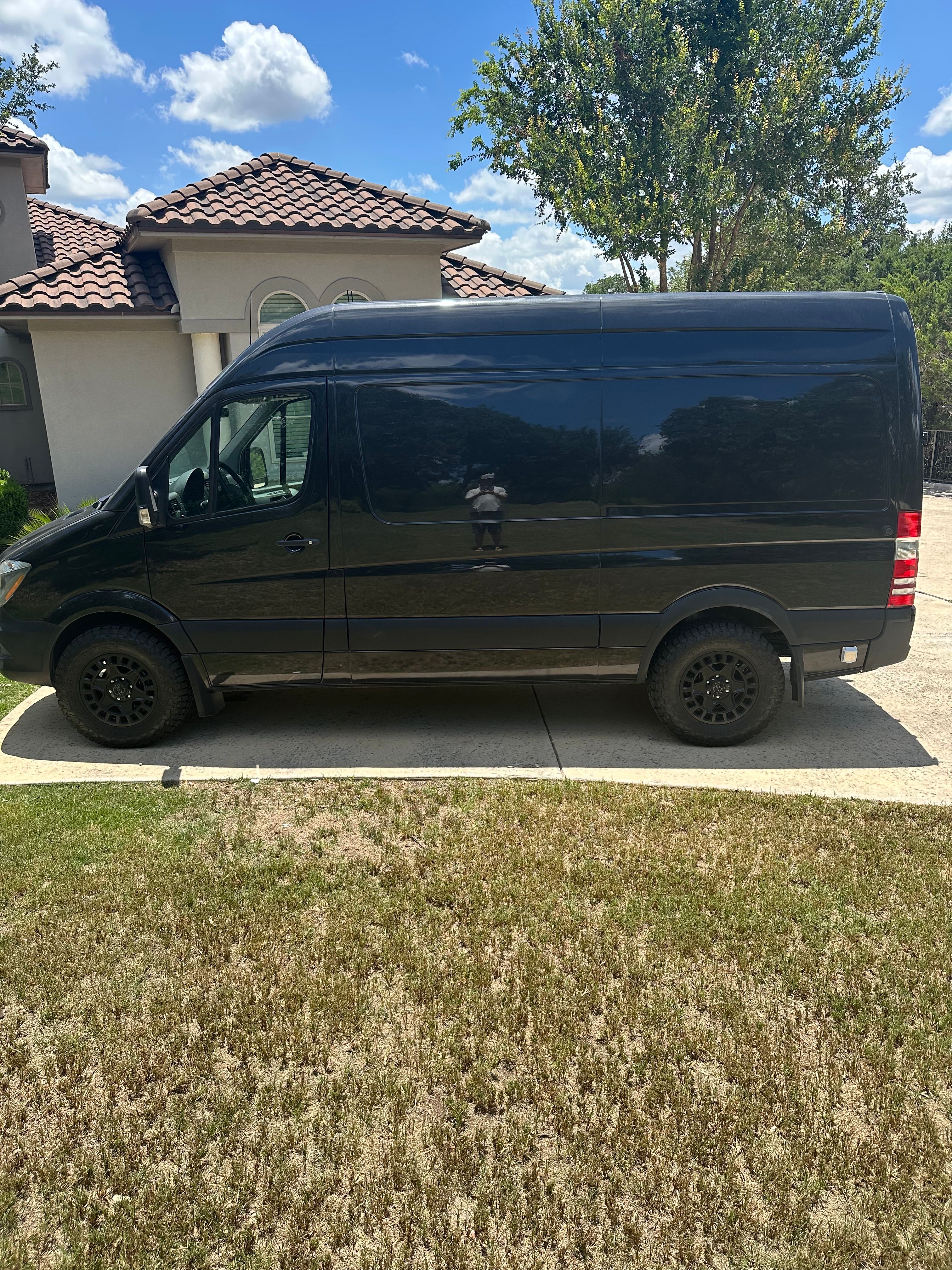 Used 2017 Mercedes-Benz Sprinter 2500 image 2