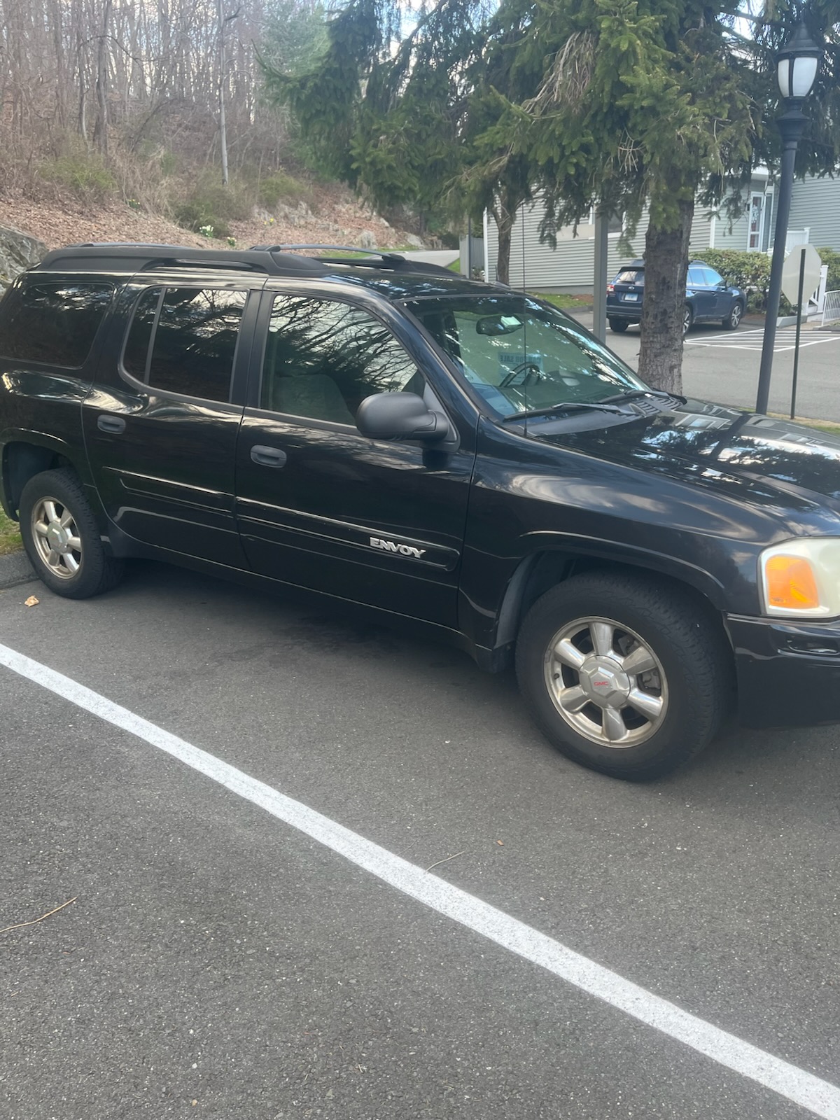 Used 2004 GMC Envoy XL SLE w/ 1SB Preferred Equipment Group AWD/4WD image 4