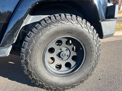 Used 2010 Jeep Wrangler Sahara image 20