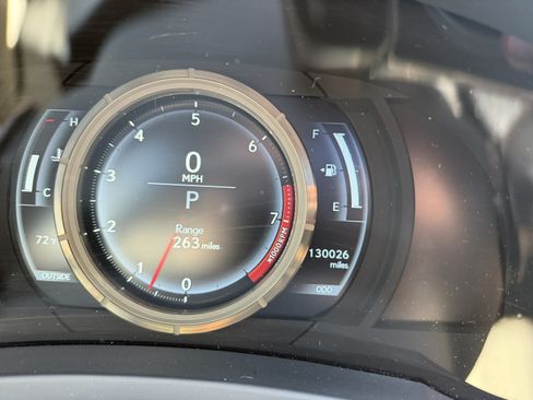 Used 2016 Lexus IS 300 AWD image 10
