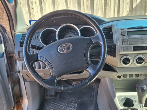 Used 2011 Toyota Tacoma 4x4 Double Cab w/ SR5 Pkg #2 image 12