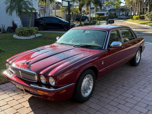 Used 2000 Jaguar XJ Vanden Plas image 23