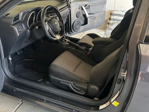 Used 2015 Scion tC FWD image 9