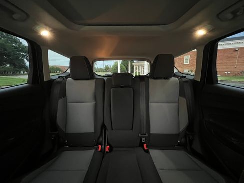 Used 2018 Ford Escape SE FWD image 13