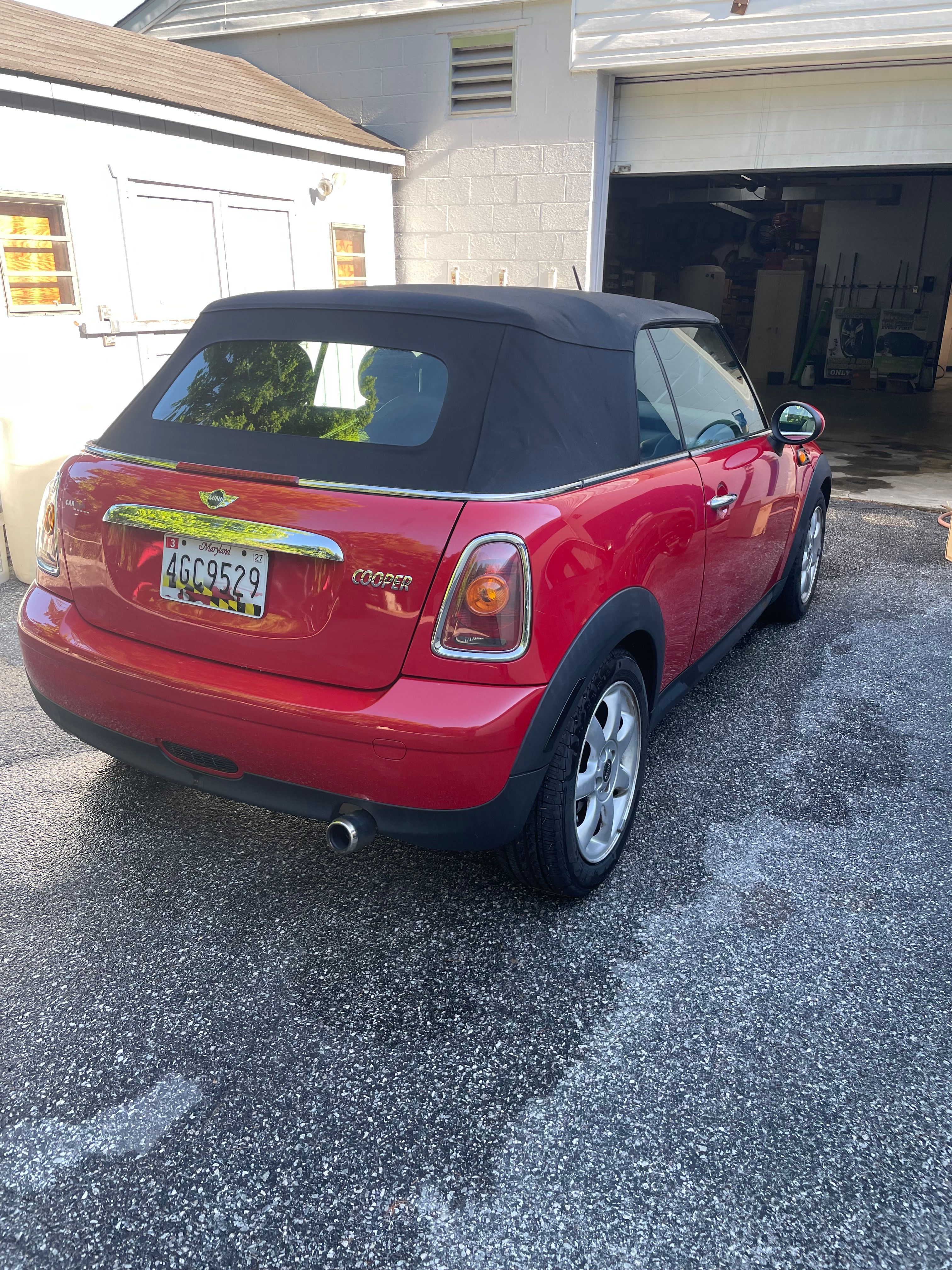 Used 2010 MINI Cooper Convertible FWD image 4
