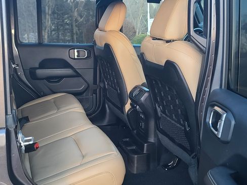 Used 2018 Jeep Wrangler Unlimited Rubicon image 12