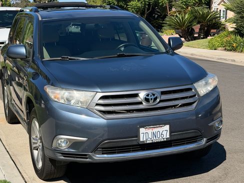 Used 2013 Toyota Highlander Limited AWD/4WD image 15