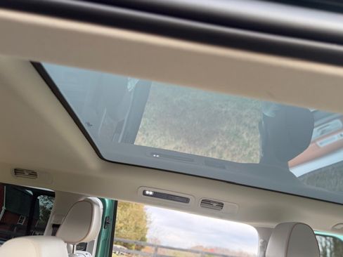 Used 2025 Volkswagen ID. Buzz 1st Edition image 23