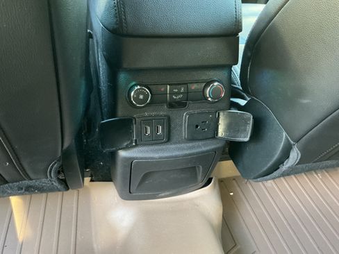 Used 2018 Ford Explorer Limited w/ Equipment Group 301A AWD/4WD image 5