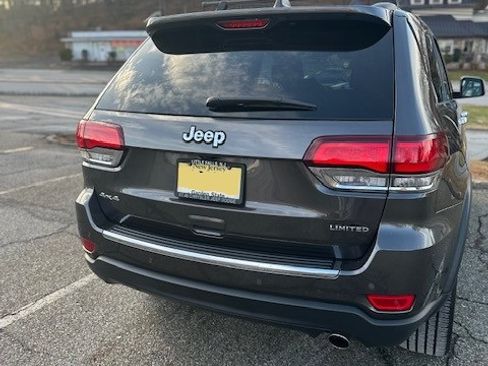 Used 2020 Jeep Grand Cherokee Limited w/ Premium Lighting Group image 8