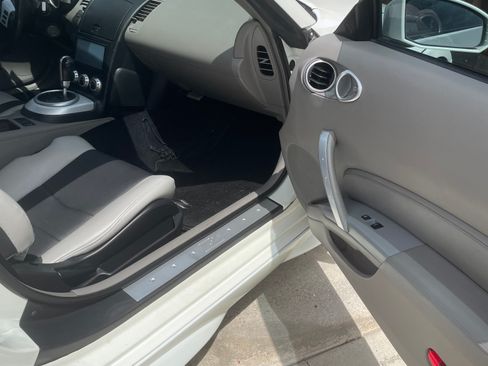 Used 2006 Nissan 350Z Touring w/ (N93) Cargo Convenience Pkg RWD image 10