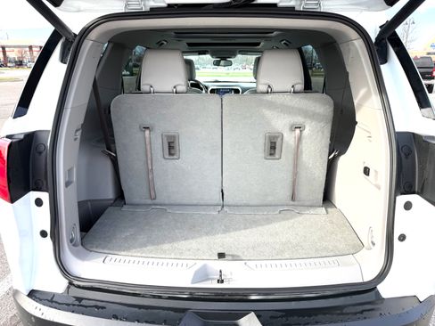 Used 2018 GMC Acadia SLT image 18