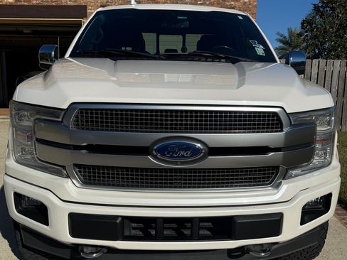 Used 2019 Ford F150 Platinum w/ Equipment Group 701A Luxury image 5