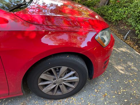 Used 2016 Volkswagen Golf S image 5