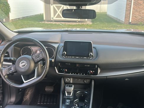 Used 2021 Nissan Rogue SV w/ Premium Package AWD/4WD image 17