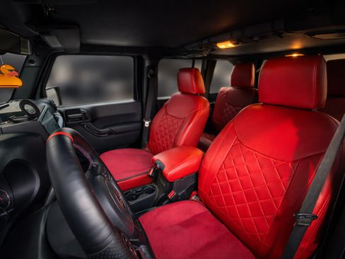 Used 2015 Jeep Wrangler Unlimited Sport w/ Max Tow Package image 9