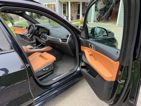 Used 2019 BMW X5 xDrive40i w/ M Sport Package AWD/4WD image 15