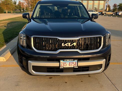 Used 2025 Kia Telluride LX image 2