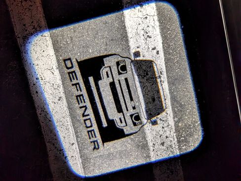 Used 2023 Land Rover Defender 110 X-Dynamic SE image 11