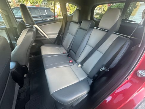 Used 2015 Toyota RAV4 Limited w/ Technology Package image 17